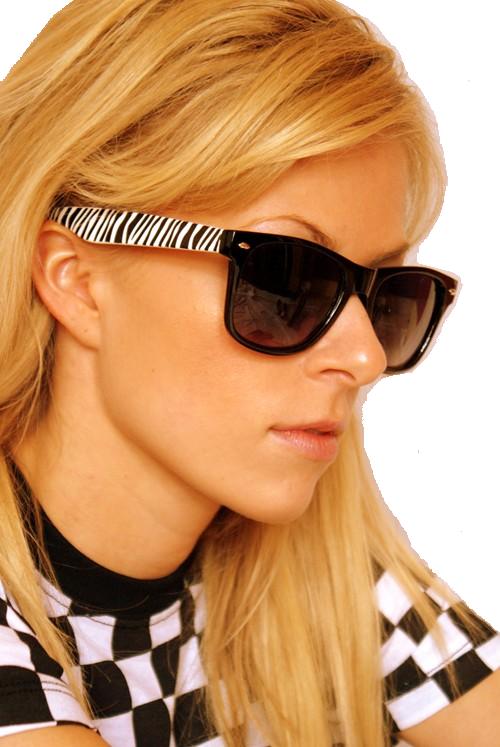 fashionable sunglasses for moms